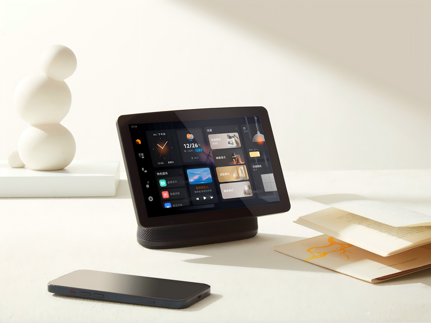 Smart Speaker with LCD Screen